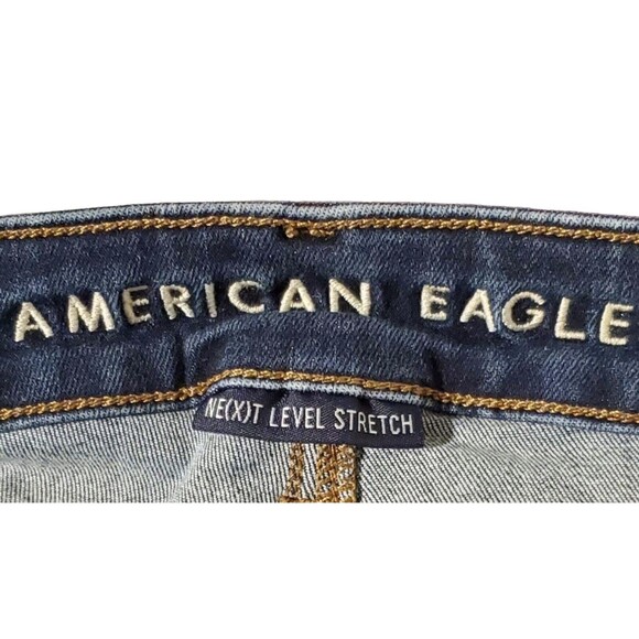American Eagle Women' s Hi Rise Shortie Distressed Denim Jean Shorts Size 6, 28W - Picture 4 of 6